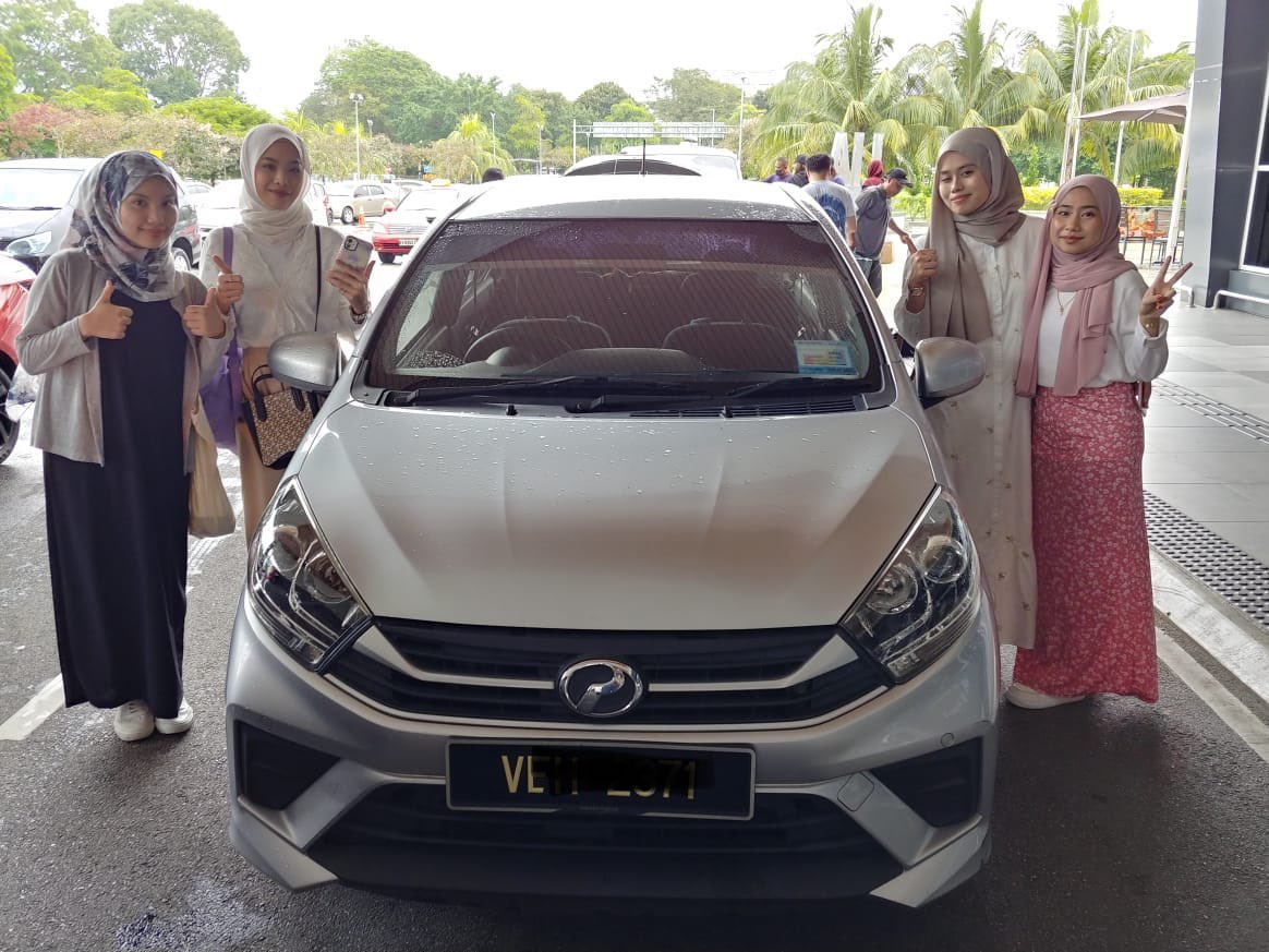 indahmin03's tweet photo. Halu gais , ade plan nak bercuti di langkawi bersama keluarga , kawan , atau urusan peribadi anda boleh cari saya . Sedia menghantar perkhidmatan jangan risau service kami memang terbaik . Ada pertanyaan boleh hubungi https://t.co/rOhGgDqV11 ☺️ https://t.co/VEdQNW8R6m