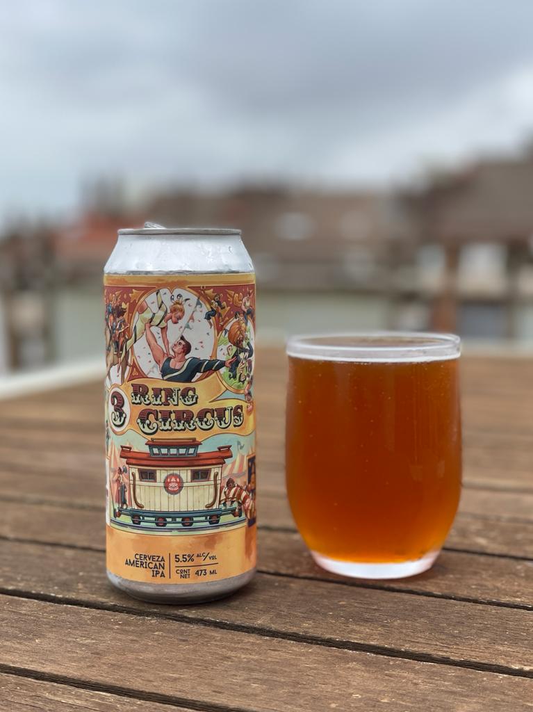 Savallsblog's tweet image. Avui presentem el nostre joc 3 Ring Circus a la @Gen_Con , a Indianàpolis.

Per tal de celebrar-ho, m'he fotut aquesta cerveseta mexicana feta expressament per la #devirfest de la #magaxp 

Que hi hagi sort @David_Esbri @xavigarriga @BenjaAmorin @DevirCat @devirgames