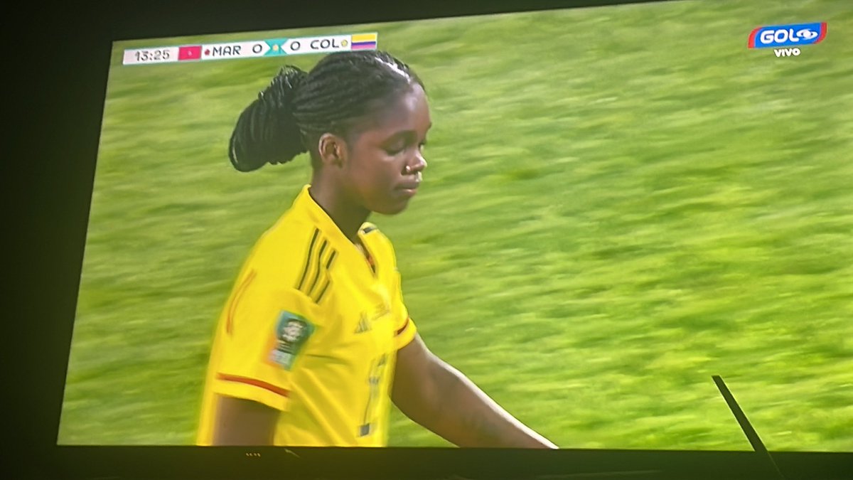 CristianTavera's tweet photo. @LindaCaicedo10 Linda!!! Manera de Madrugar, apoyando la tricolor🇨🇴Hoy las mujeres no lloran, GAMBETEAN @GolCaracol @fifaworldcup_es https://t.co/FaZyqw0P48