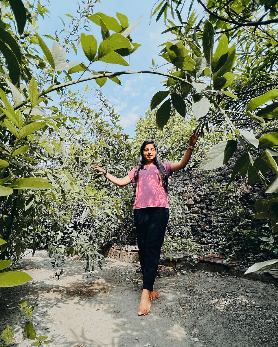 TravelRahee's tweet photo. It is my dad's native village, a place where stories were born, and dreams were nurtured.
.
#traveloldtown #nativevillage #nativevisit #garvigujarat #harmadiya #kodinar #amreli_gujarat #nostalgia #shelivesingujarat #gujarathistreet #nostalgic https://t.co/BBDuO4Znta