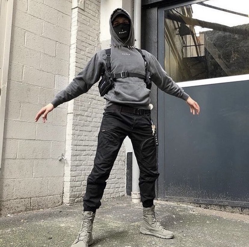 szifrmdao's tweet image. Les mecs qu’est ce qui vous empêche d’avoir ce style vestimentaire