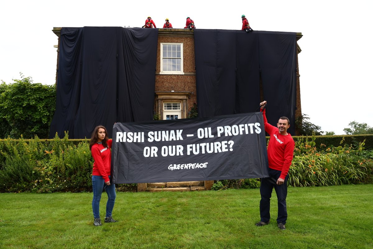 You might have spotted us on @RishiSunak’s roof. We knew: - He wasn’t in - How to climb up safely - How not to cause damage Rishi knows that new oil and gas: - Won’t lower bills - Won’t give us energy security - Will wreck the climate #StopRosebank #NoNewOil #Greenpeace