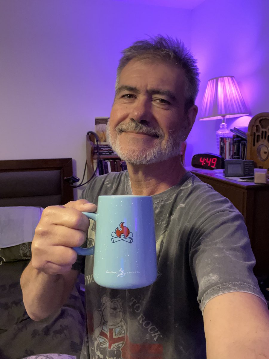 jsarzoza's tweet photo. Good #Morning - The #Coffee is Ready!
☕️😋🤚
#goodmorning #Thursday #weekday #java #javajuice #minnesota #cancer #coloncancer #LetsGo #coffeetime #sunrise #summer #summertime #chilly #remission #survivor #coffeemug #coffeewithJR #cariboucoffee #paliativecare https://t.co/Sleu0u6ZgU