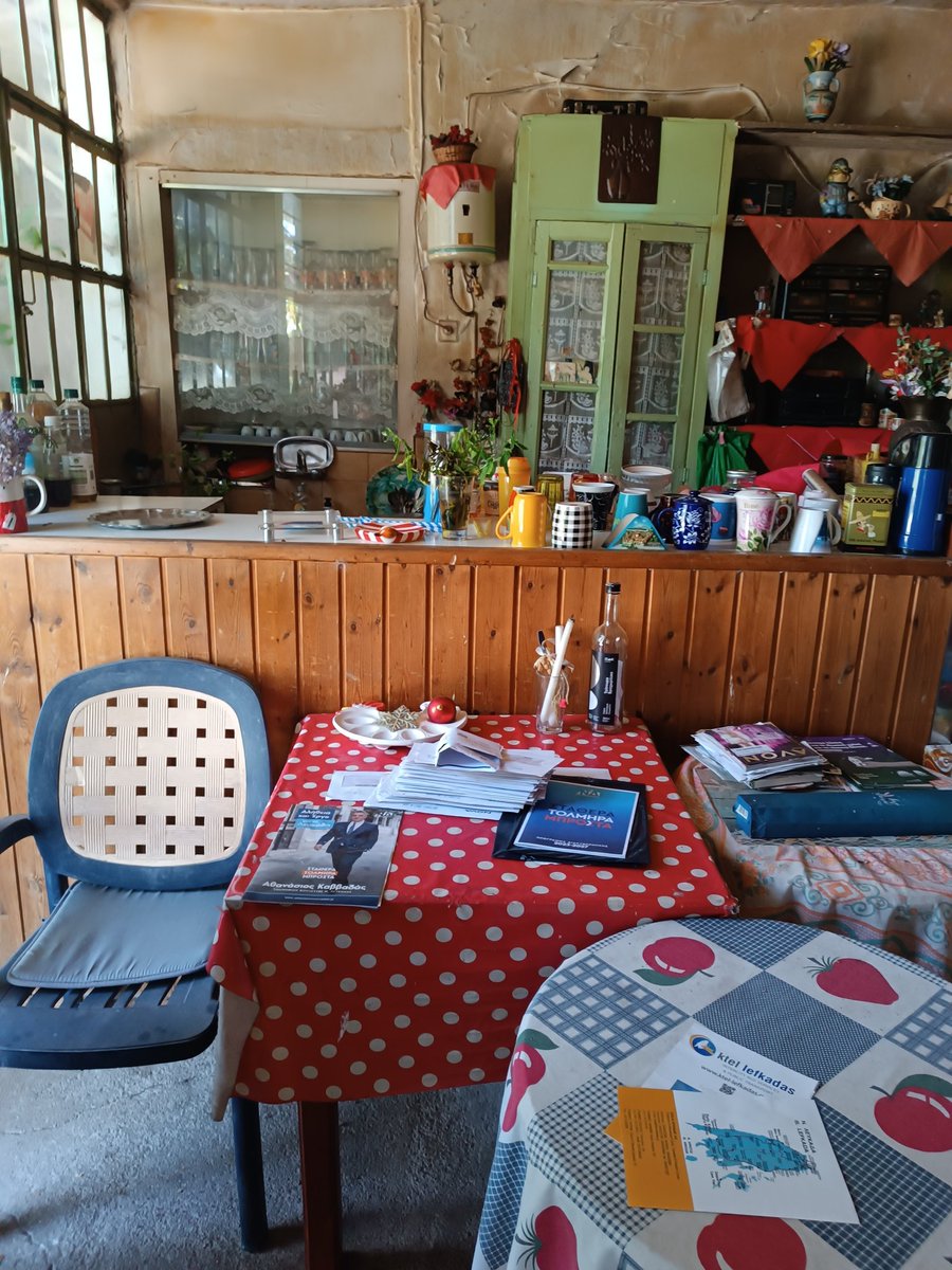 s_anb1's tweet photo. #lefkada #latoovest vicino #egremni #baretto di Signora di #89 anni fantastica...fantastico.. https://t.co/fiO24BICEl
