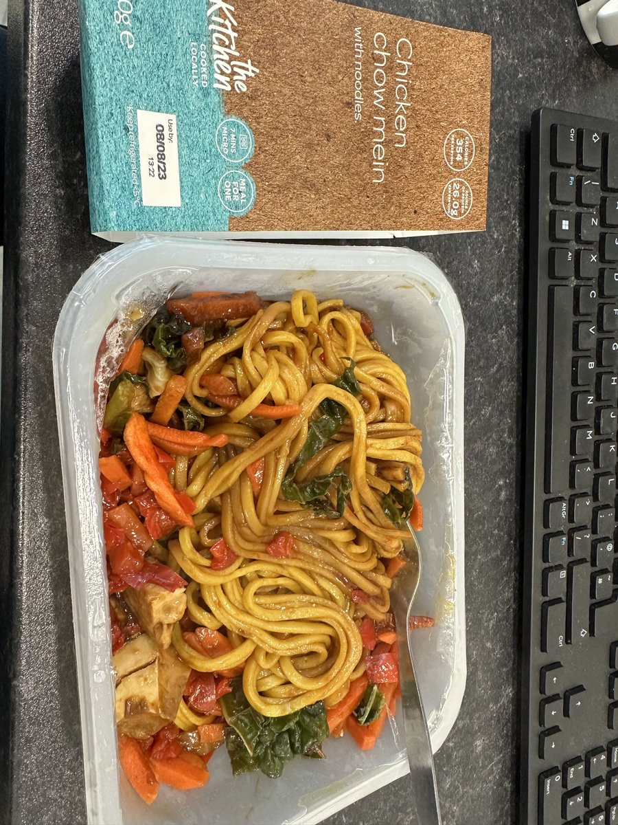 VEEDDUBBOY's tweet photo. @SPARNI     spot the 2 small pieces of chicken in a “chicken chow mein” 
Pathetic rip off 😡

Ingredients say 14% chicken 😂, think trading standards need to look at this more closely @TSSNI https://t.co/rV1W20iSJL
