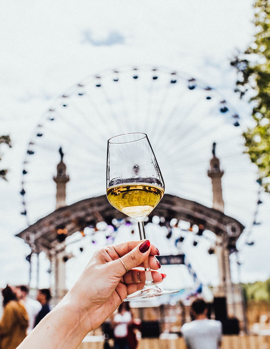 BordeauxWinesUK's tweet photo. Rediscover Bordeaux Wines at Abergavenny Food Festival! 🎡
.
Join us to taste our wines under the guidance of EDV Tutor Mike Turner
.
We'll also have a dedicated Médoc bar in Lower Brewery Yard for you to discover the wine gems the region is known for🍷

#BordeauxWinesUK https://t.co/Q1dCw26i5z