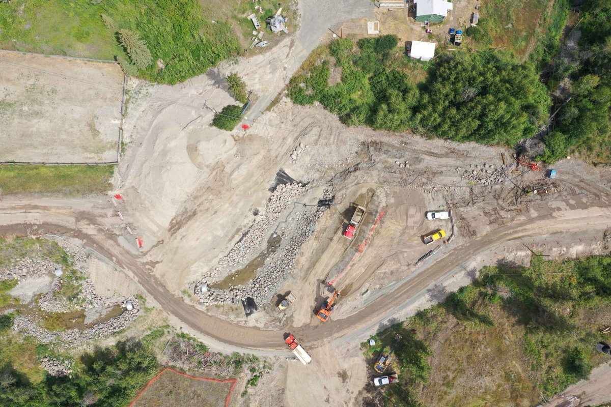 DawsonRoadMaint's tweet photo. Recent view of the #Zenzaco project on #BCHwy20 near #AlexisCreek. The new bridge will help reduce local flooding & erosion, improve salmon habitat, & accommodate seasonal #Freshet water flow.
Thank you for your patience while passing through our #conezonebc
#Chilcotin #Cariboo https://t.co/p6f5MByG6r