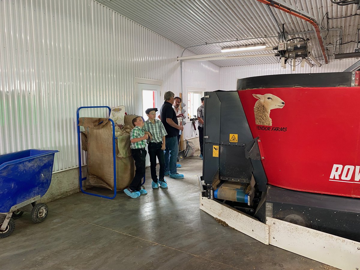 LiquidFeedsInc's tweet photo. Wonderful day of learning, networking and socializing at the joint bus/car tour with @LiquidFeedsInc and Vriens Nutrition Consulting. Big thank you to the Metzger, Weber and Weber families for your hospitality as well as to Metzger Vets and OSF! #ruminanthealth #sheep https://t.co/3QgxGKl43i