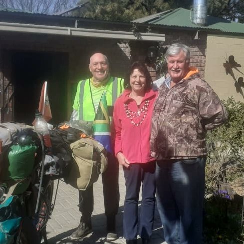 TheShiny_Nugget's tweet photo. On August 2nd, Mr Jan Jakobs made it to Bultfontein, where the kind people of Bultfontein welcomed him and accommodated him

#charity #charitywork #theshinynugget #bicycle #bicycling #travel #southafrica #freestate #odendaalsrus https://t.co/uWbQ0JCqWB