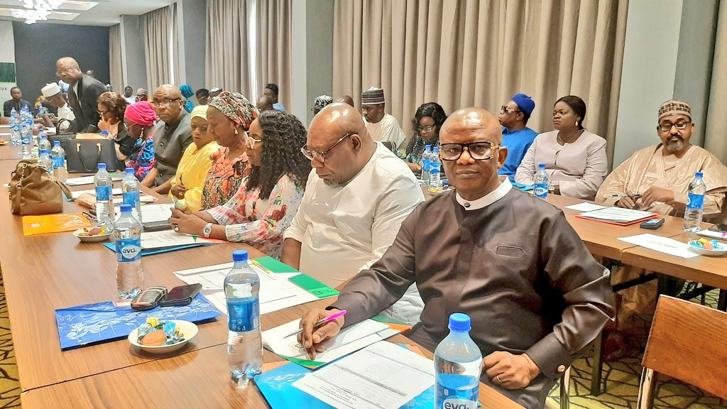 inecnigeria's tweet photo. Day 2:
Opening remarks by the Hon. Chairman INEC, Prof. Mahmood Yakubu at the ongoing 2023 Post Election Review Meeting with INEC Administrative Secretaries in Lagos State.
#PostElectionReview https://t.co/DyKsYI8mUn