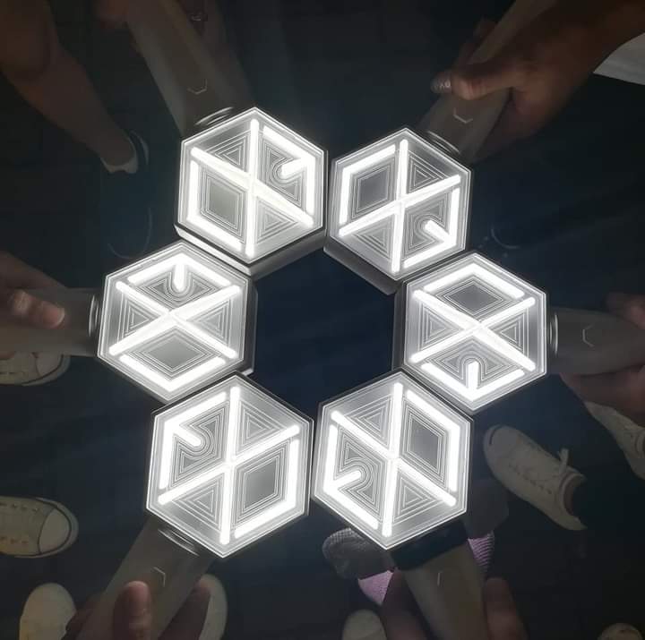 Its been already 4 years since our friendship was formed . Thank you so much sa lahat ng memories na nabuo natin dahil sa pagmamahal natin sa EXO. Happy 4th anniversary, Team M! Tara na at magcamp-out ulit tayo, miss ko na kayong lahat. Sending virtual hugs😘❤️