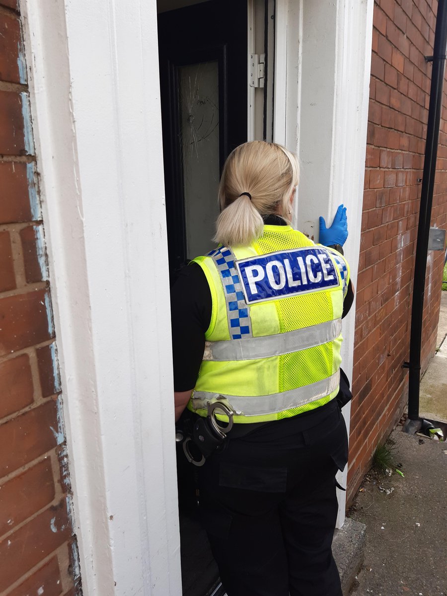 HumberbeatHULL's tweet photo. This morning a misuse of drugs warrant was conducted at an address in the Alaska Street area of Hull where a quantity of suspected class A drugs were seized. A male is currently in our custody for possession of class A drugs with intent to supply. 

#Drypool #CommunityPolicing https://t.co/RMDwLMWI9h