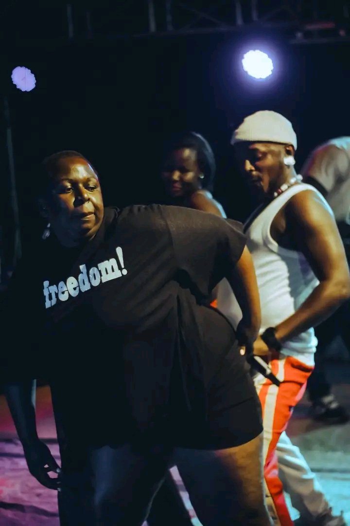 deejay_adon's tweet photo. Mweee @YkeeBenda Should be Arrested this is too much violence on women 😀🤣🤣😎😎👏👏 https://t.co/im2hSOjfMr