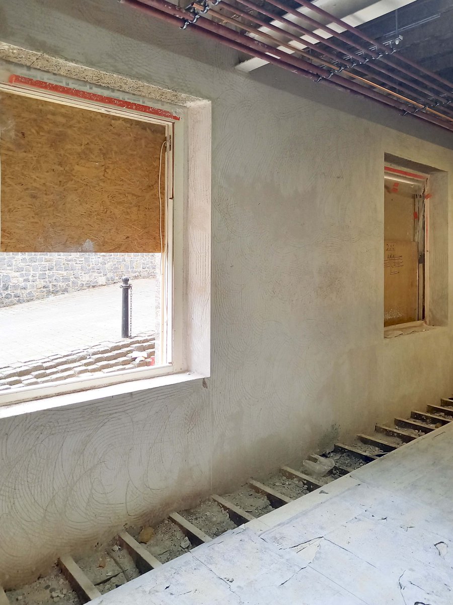 ecologicalbuild's tweet photo. #Aerosana Visconn Fibre painted around joist ends onto cured #Diathonite plaster between floors. This is water-based &amp; safe to use on timber, allowing for back diffusion of vapour if necessary, preventing convection of warm humid air into the wall @opwireland @sensorifm @proclima https://t.co/ycRcdir5tJ