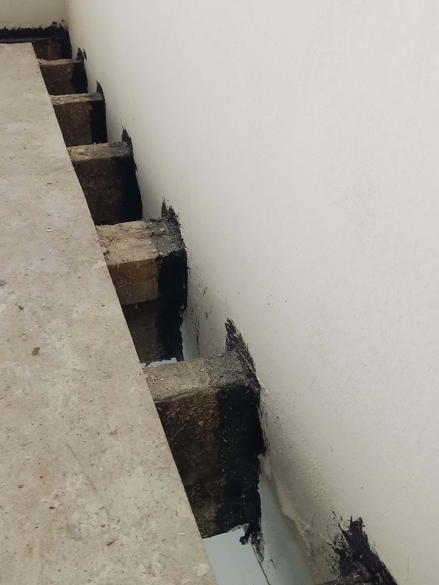 ecologicalbuild's tweet photo. #Aerosana Visconn Fibre painted around joist ends onto cured #Diathonite plaster between floors. This is water-based &amp; safe to use on timber, allowing for back diffusion of vapour if necessary, preventing convection of warm humid air into the wall @opwireland @sensorifm @proclima https://t.co/ycRcdir5tJ