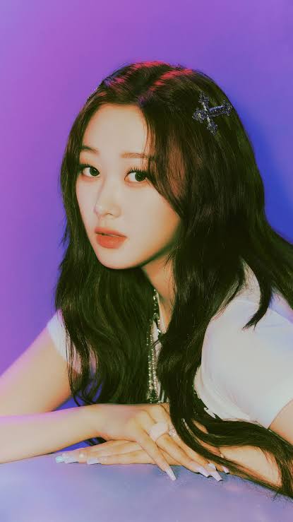 thatmaybenot's tweet photo. 🚨AGORA: Giselle (aespa) e a  solista Jeon Somi estão namorando, afirma Dispatch. https://t.co/CqS5eHoArt