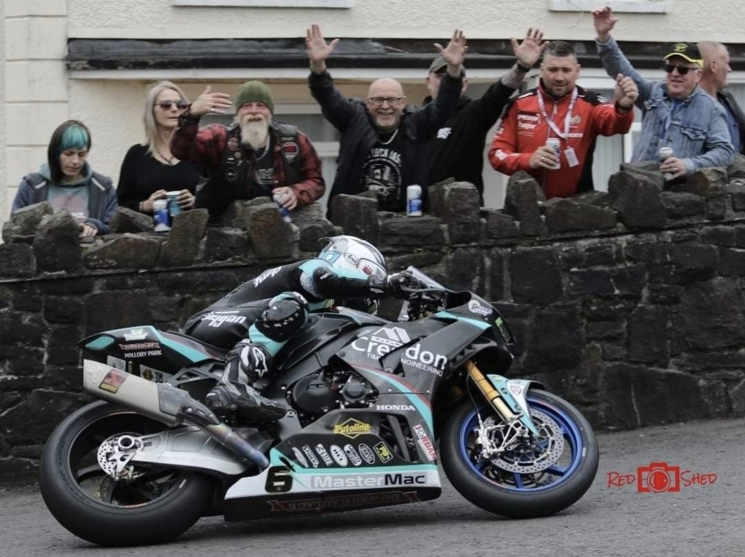 MMcC_Armoy's tweet photo. @M_Dunlop3 
@ArmoyRoadRaces 
@Official_RRI https://t.co/B2EhoUTGfC