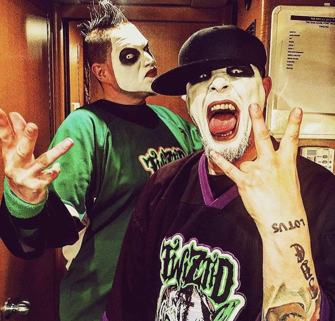 MajikNinjaAust's tweet photo. #throwbackthursday 💀
@tweetmesohard https://t.co/V8id0njY65