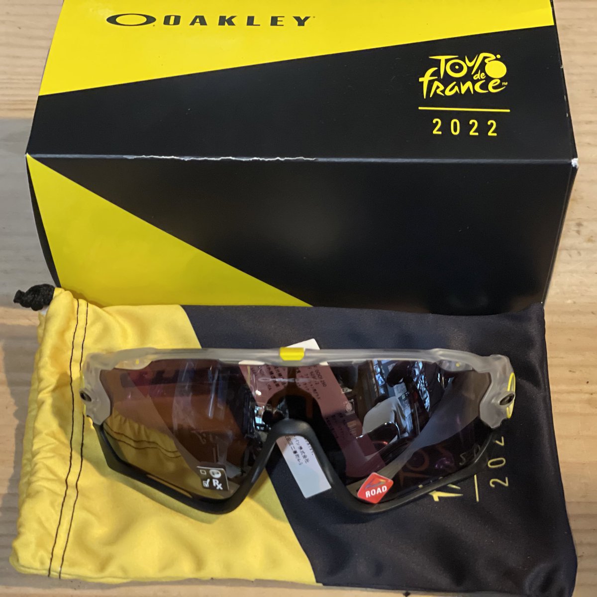 【特価案内】OAKLEY 
JAWBREAKER-TDF2022 COLLECTION-【35%OFF】
■定価¥38,170(税込)
👉LEFT特価¥24,810(税込)