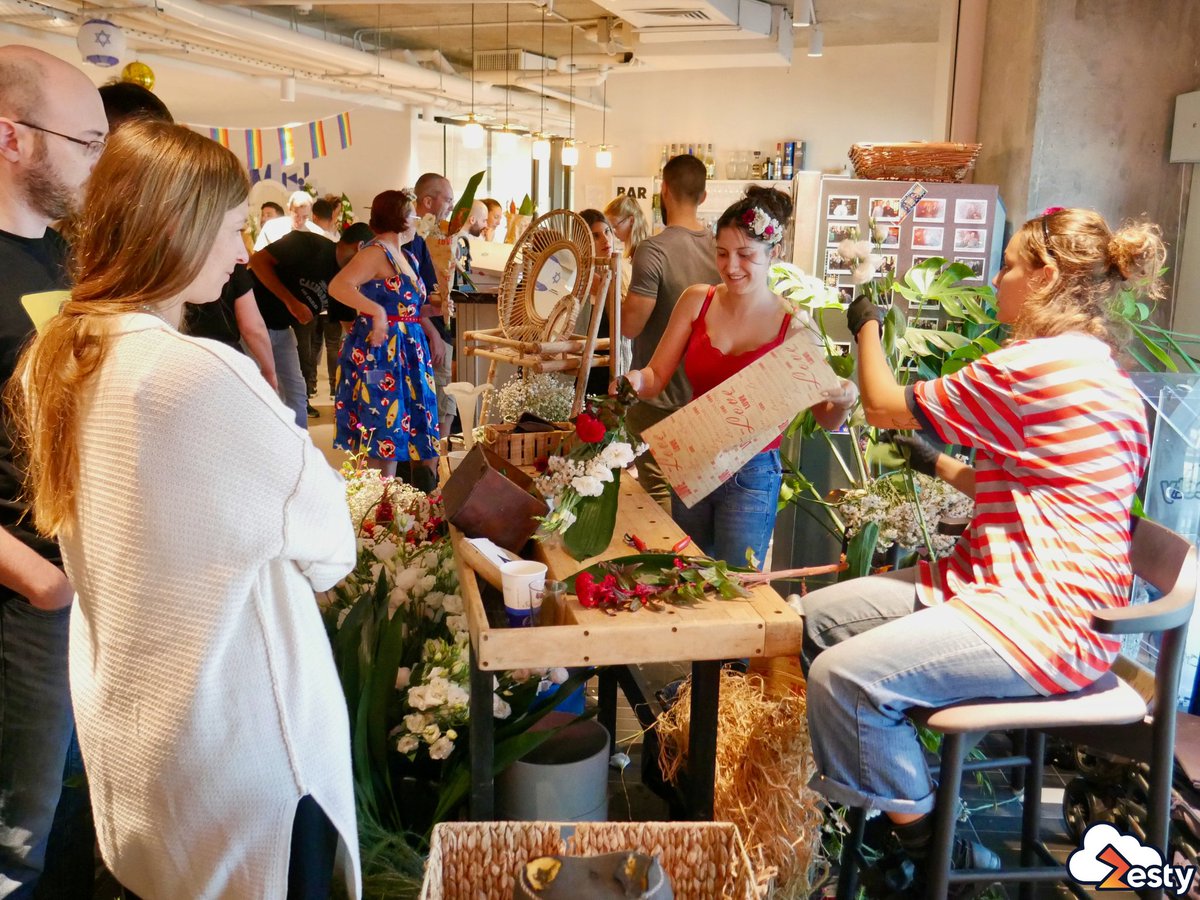zesty_co's tweet photo. ๐Embracing #Love on #TuBAv!๐
In celebration of the #DayOfLove, we showered our amazing #Zesters with #bouquets & sweet #treats!๐ง๐
Thanks to our fantastic #EmployeeExperience team for orchestrating yet another fantastic #event!๐๐ปโจ
#Zesty #EmployeeAppreciation #LifeAtZesty https://t.co/cJpXyMH1Bv