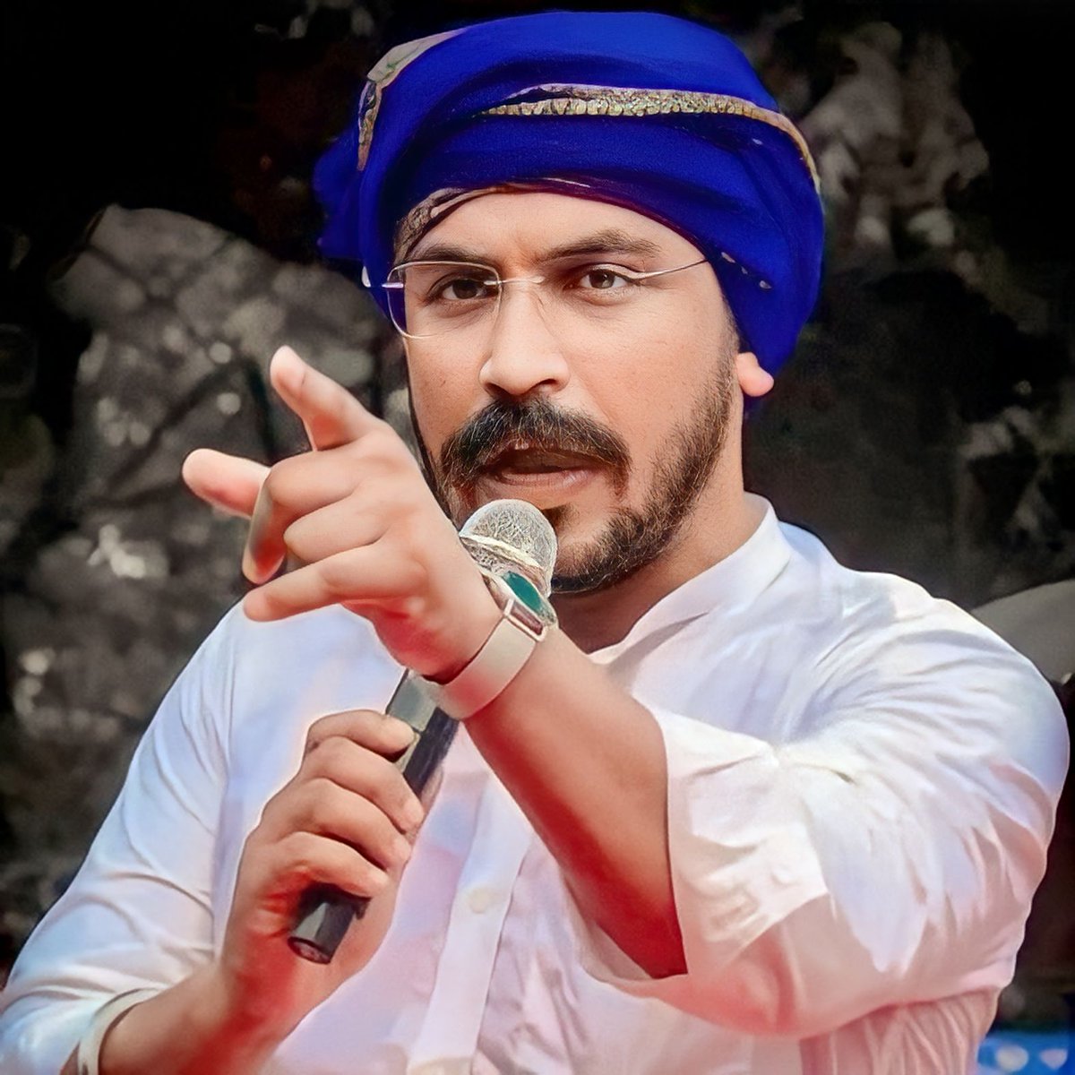 SanjeetJatavASP's tweet photo. देश के कई राज्यों में बहुजन समाज निशाने पर है। भाजपा और कांग्रेस शासित प्रदेशों में यह स्तिथि बहुत ही दयनीय है। देश में अधिकतर राजनीतिक दल बहुजनों के खिलाफ हैं। ऐसे में नए राजनीतिक दल के रूप में बहुजनों को आज़ाद समाज पार्टी को अपना लेना चाहिए।
@BhimArmyChief https://t.co/zMdzWHyd3L