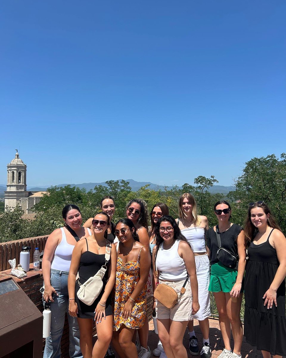 Absolute Internship tweet media