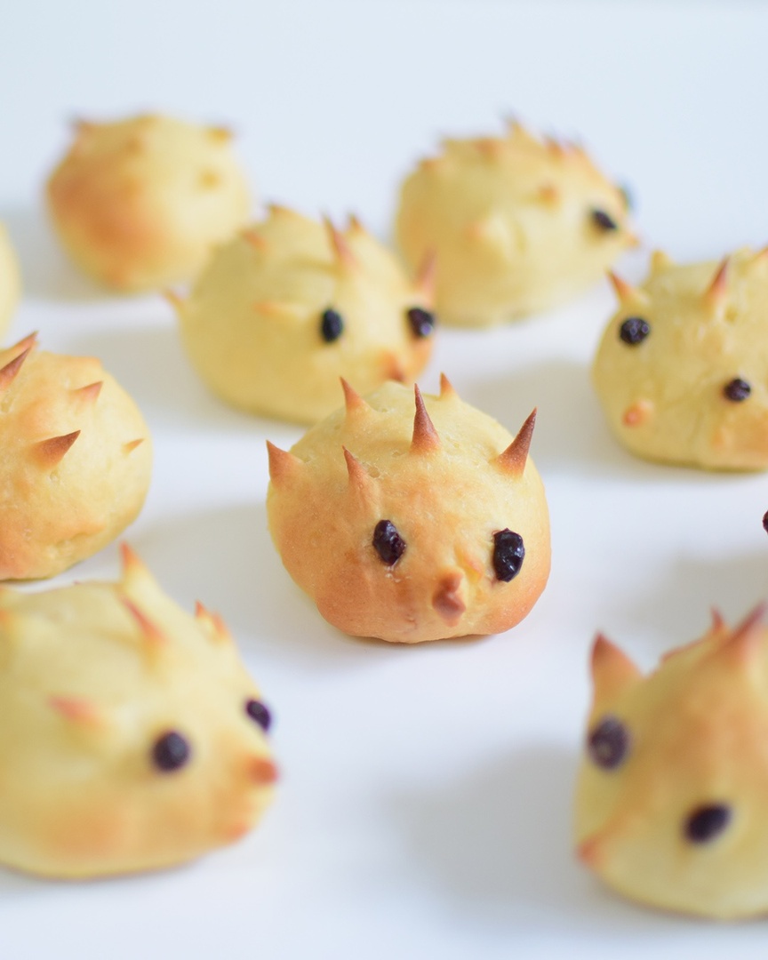 TalaCooking's tweet photo. These cute Hedgehog Lunch Rolls make a delicious treat for the school holidays. 😋😋
Add currants for the hedgehog eyes and brush with melted butter before serving.🐾
Click here for the full recipe: https://t.co/NE2qtl4xYG
#kidsbaking #lunchrolls #funrecipe https://t.co/j3tQEdlo4Z