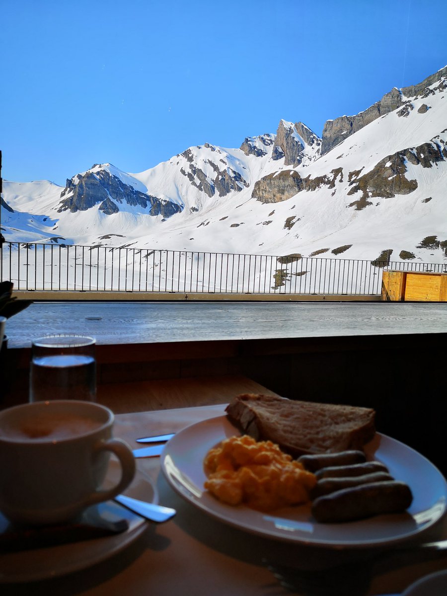 dainiquchibing's tweet photo. Hardest road ever driven in Europe.🇨🇭
一小时,海拔2300米山路崎岖,我硬是开上去了。山顶风景独好,可我却开出一身汗,太紧张。
#Frutt 🇨🇭 https://t.co/skXJ3MaZb1