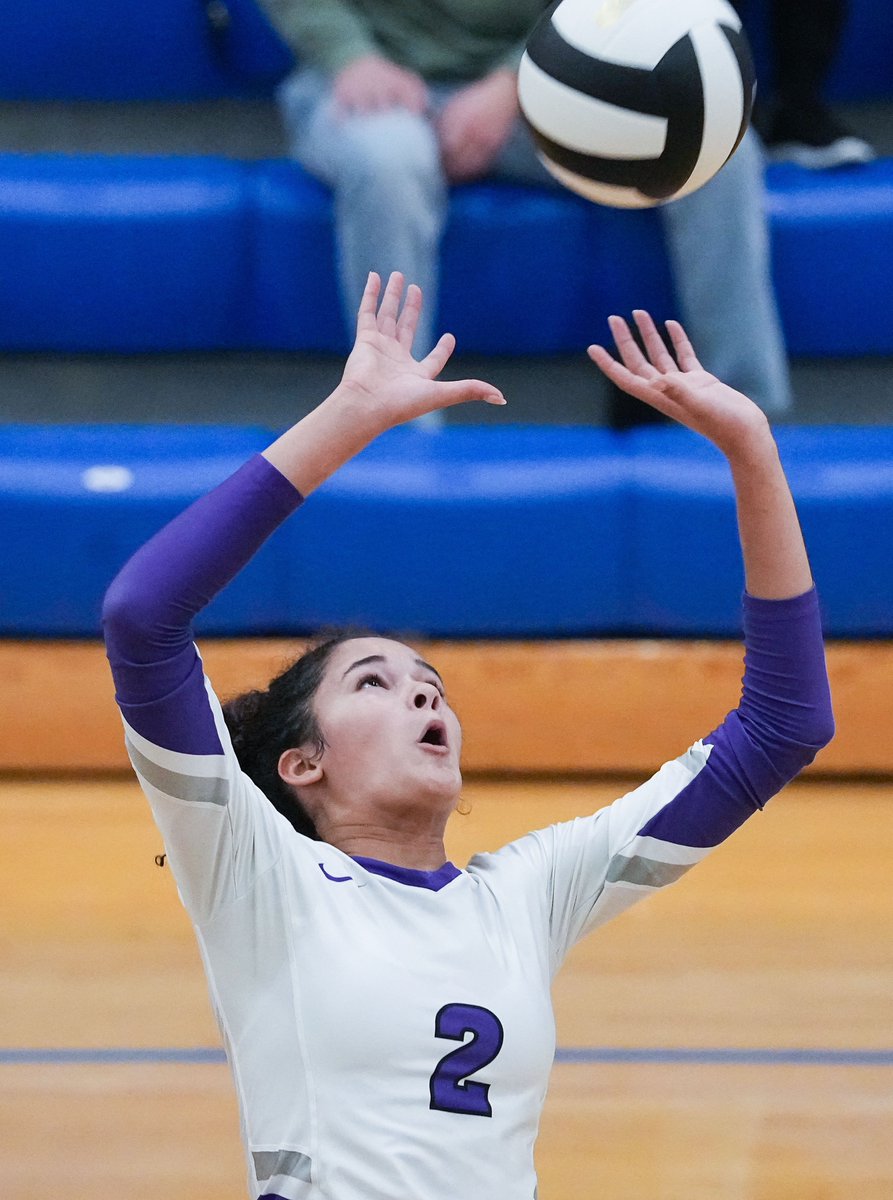 Brian_Haenchen's tweet image. 🏐preview! Area setters to watch.

@bellebrown_06, @madsnbrownvb26, @a_graves2, @HinshawMacy, @avahunter25, @emerymoorre, @makenna_rankins, @janie_ransom, @_leahrichmond, @ThomasAysa, @urban_kennedy, @KamrynUtley.

indystar.com/story/sports/h…