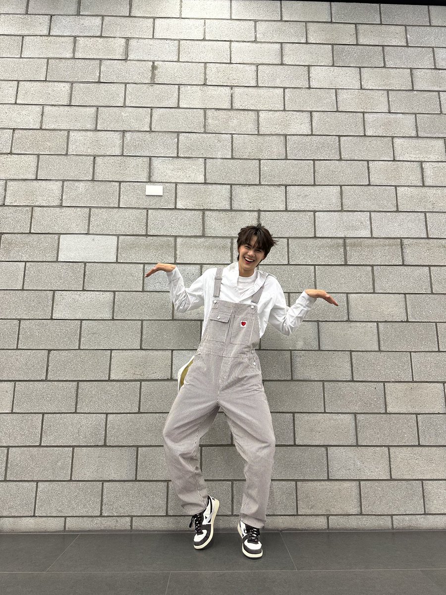 papang0404's tweet photo. เสียงนกกรุงหัวจุกมันริก จ่อกกวิก กวิก กวิก กวิก กวิก กวิก กวิก กวิก  กวิก จ่อก จ่อก กวิก กูลิติแกว็ด 5252525522552525255 https://t.co/mqHmw46J58
