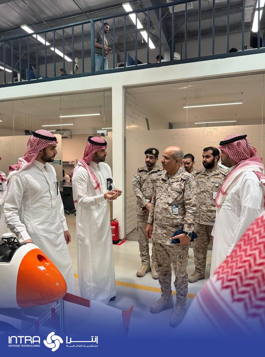 Intra_sa's tweet photo. تشرفنا بزيارة سعادة اللواء المهندس عطية بن صالح المالكي مدير عام الإدارة العامة لدعم التصنيع المحلي في وزارة الدفاع والوفد المرافق له للمركز الهندسي لشركة #انترا ، والتي جرى من خلالها استعراض القدرات والإمكانيات الهندسية للشركة. 
#أخبار_انترا https://t.co/3a67oO0HWs