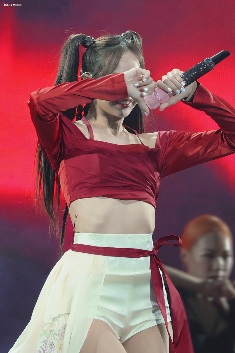 babymoon0327's tweet photo. (hq) 230729 hanoi day 1
#블랙핑크 #리사 #BLACKPINK #LISA https://t.co/KETZVgp1j1