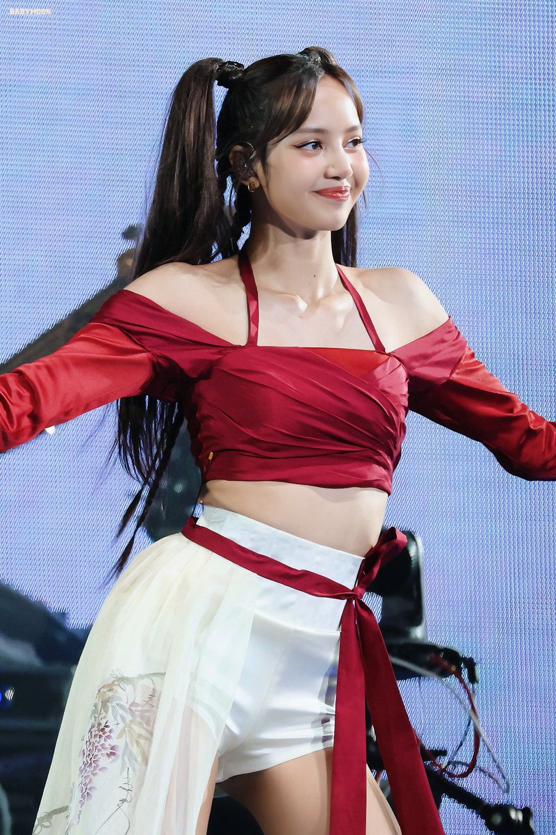 babymoon0327's tweet photo. (hq) 230729 hanoi day 1
#블랙핑크 #리사 #BLACKPINK #LISA https://t.co/KETZVgp1j1