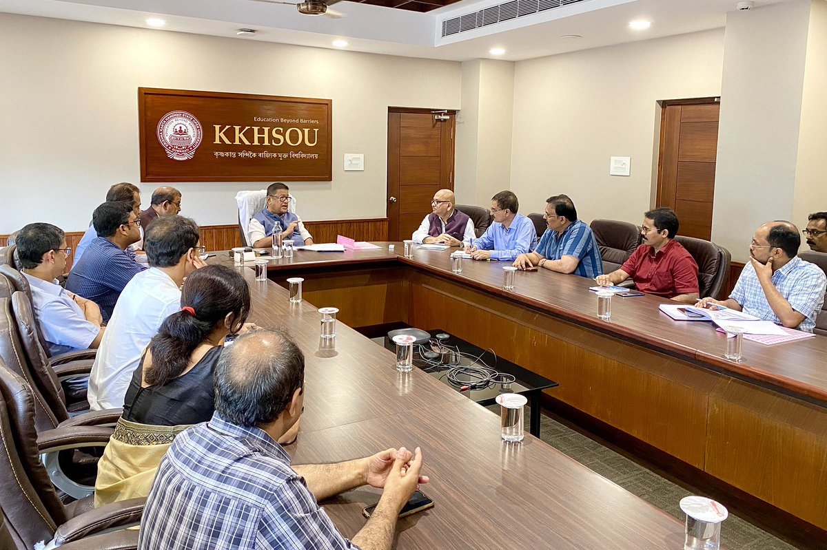 ranojpeguassam's tweet photo. I assure all parents and students that the Degree and Diploma offered by KKHSOU is recognized by @ugc_india and equivalent to any other University like GU or DU.   We will ensure the quality of education in the University. @CMOfficeAssam https://t.co/EVR83YUe7M