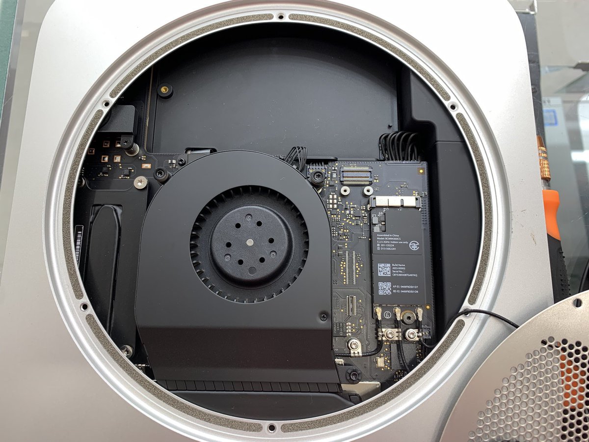 PCcomfullAKB4's tweet photo. 今週の秋葉原4号店限定セール！
④【Macmini A1347 Late 2014】
超激安のマックミニ！！第4世代i5搭載のLate 2014！！
軽くネットサーフィンや動画視聴をするのにピッタリ✨試しにMac mini買ってみようかな...てのも大歓迎🤗
OSはBig Surまで対応！

9台限定！
#Apple #Macmini2014 #ミニデスク https://t.co/M4IyQSorzd
