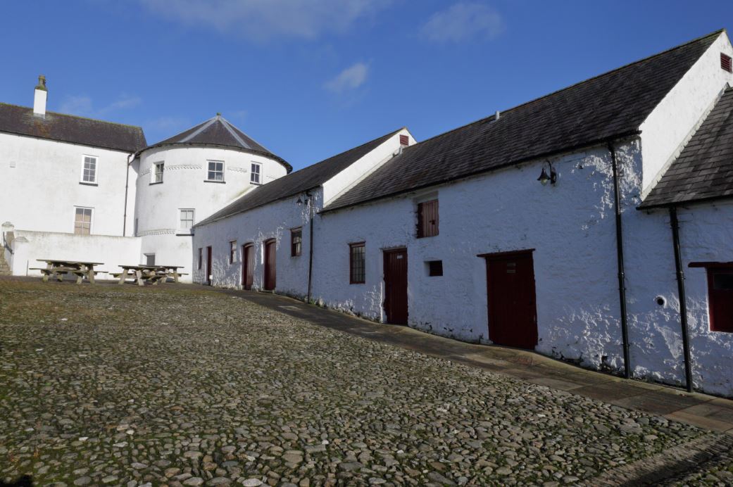 loveheritageNI's tweet image. Did you know that Bellaghy Bawn is open to visitors from 12 - 4pm on the first Sunday of each calendar month. Why not join us this Sunday for a look around this unique place? Admission is FREE!
📍 Castle Street, Bellaghy, BT45 8LA
#LoveHeritageNI #BellaghyBawn