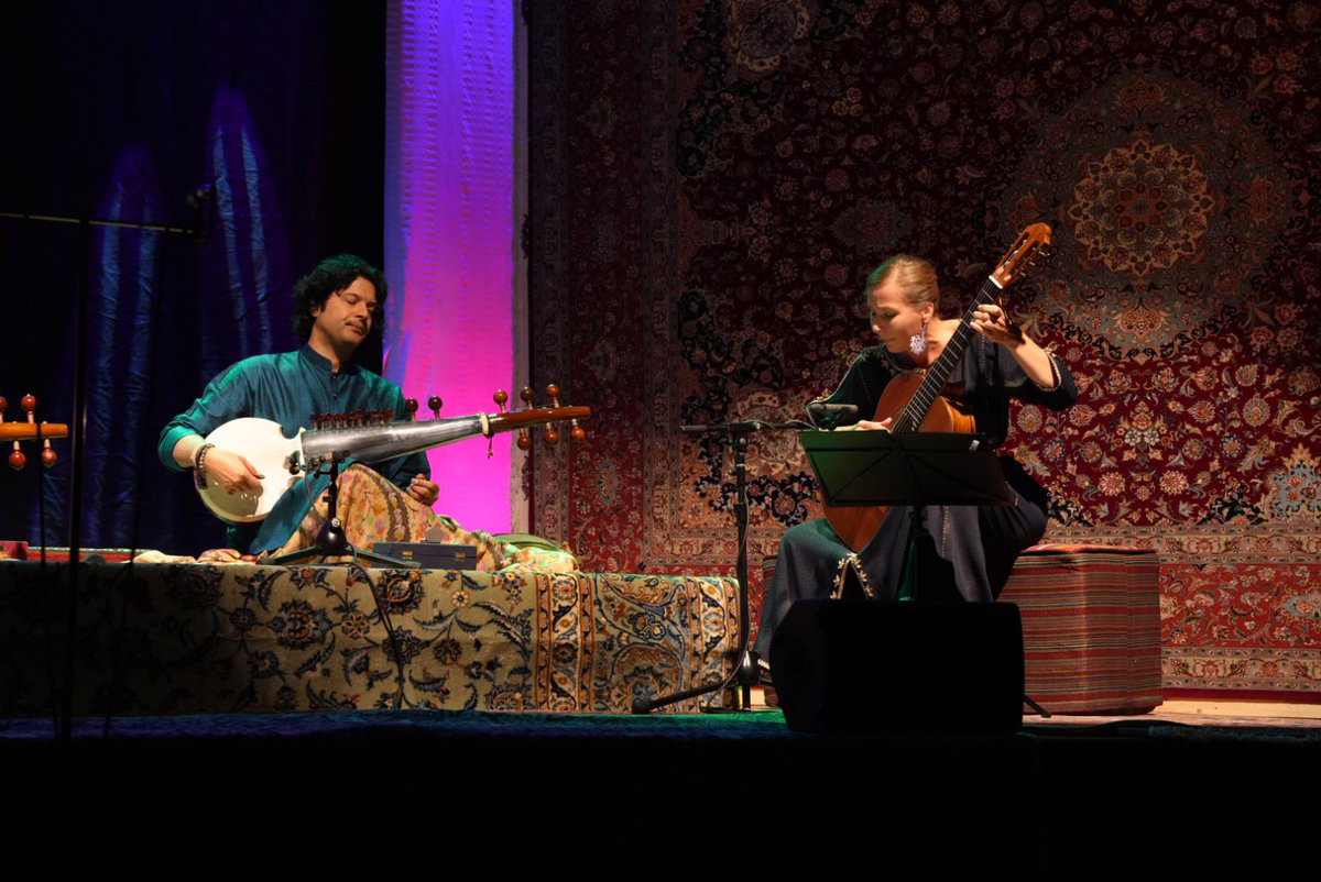 AyaanAliBangash's tweet photo. Thanks a lot for all the love and blessings. It inspires us to continue sharing our musical traditions across the globe.
@laguitarraesencial
@juliamalischnig
@aaksarod
@amaanalibangash
Photo Credit: Willi Pleschberger
#Sarod #SarodMagic #SarodBrothers #amjadalikhan https://t.co/juVdXidVrO