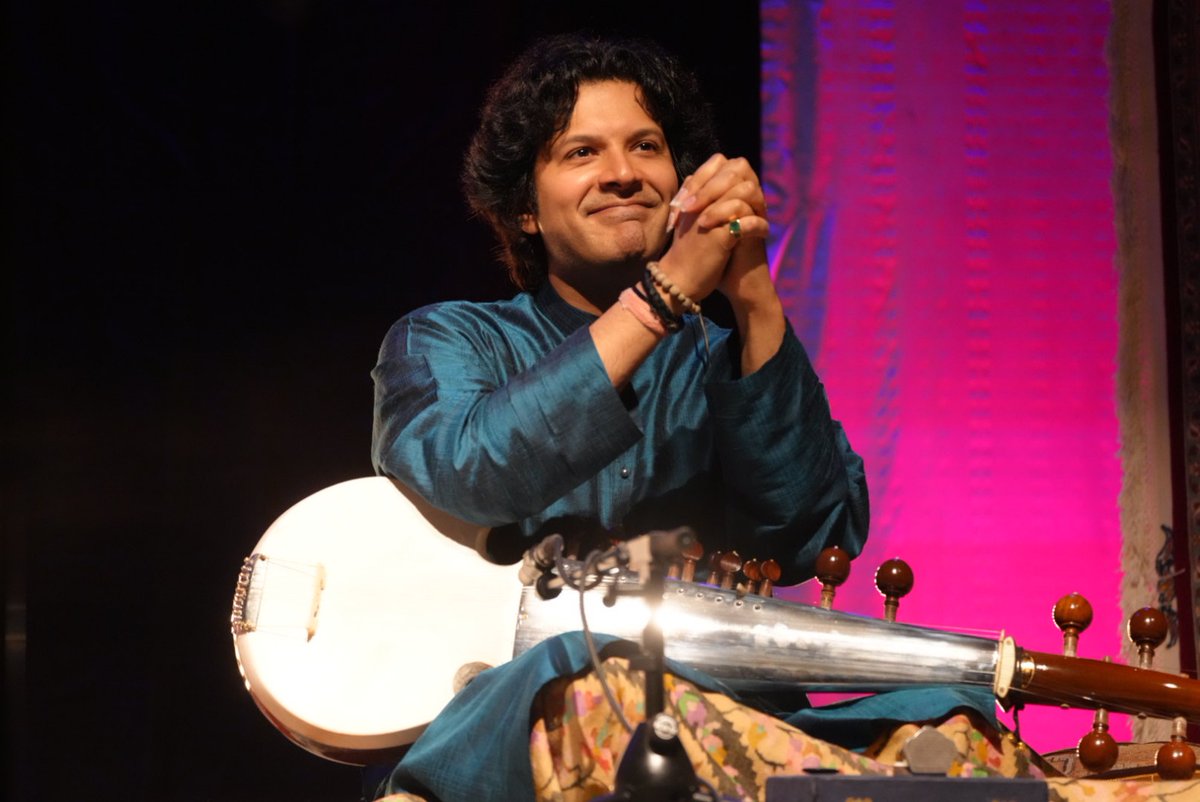 AyaanAliBangash's tweet photo. Thanks a lot for all the love and blessings. It inspires us to continue sharing our musical traditions across the globe.
@laguitarraesencial
@juliamalischnig
@aaksarod
@amaanalibangash
Photo Credit: Willi Pleschberger
#Sarod #SarodMagic #SarodBrothers #amjadalikhan https://t.co/juVdXidVrO