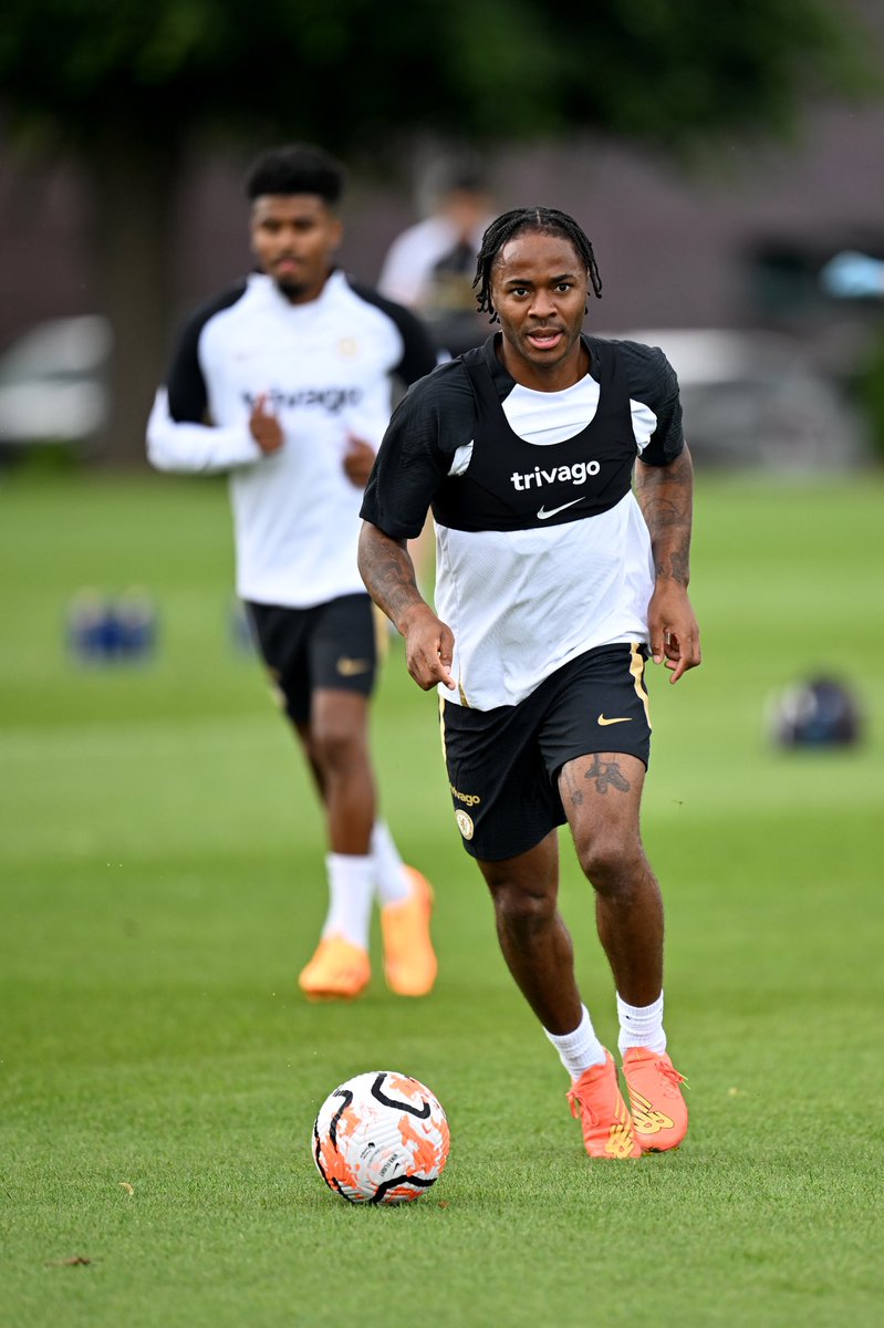 festusthomas32's tweet photo. If you watched Chelsea game against BVB ๐ก last night you will agree with me that Chelsea should either sell him or loan him to Burnley #BVBCHE https://t.co/fyRrfr4O0Q