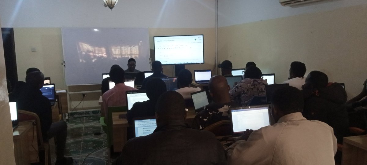 panntonng's tweet photo. Numpy which is a linear library for python, learn about slicing and , build-in methods, zeros and ones array,linspace, eye (identity matrix), Random and Array Attributes and methods.
@codeplateau6.0
@emmychesh17
@princeponfa
@favourabah7
@einusa0110
#codeplateau #datasc https://t.co/J5Q9ddsYBR
