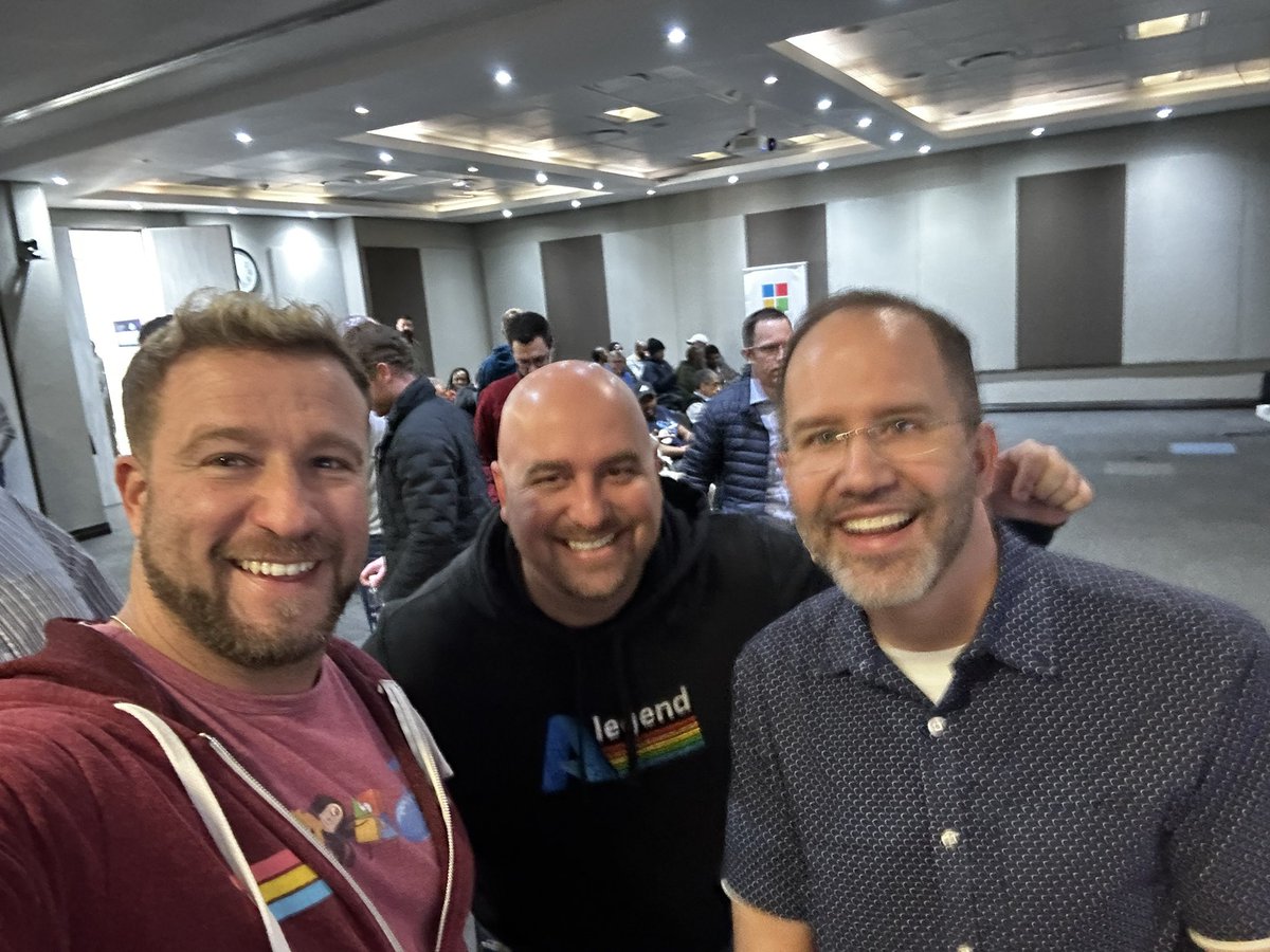 Incredible session this morning at <a href="/MicrosoftSA/">Microsoft SA</a> with the great <a href="/shanselman/">Scott Hanselman 🌮</a>. Gave me new energy on what’s possible and that I am not as old as I think I am. Us older techies have a lot to share with the younger generation.