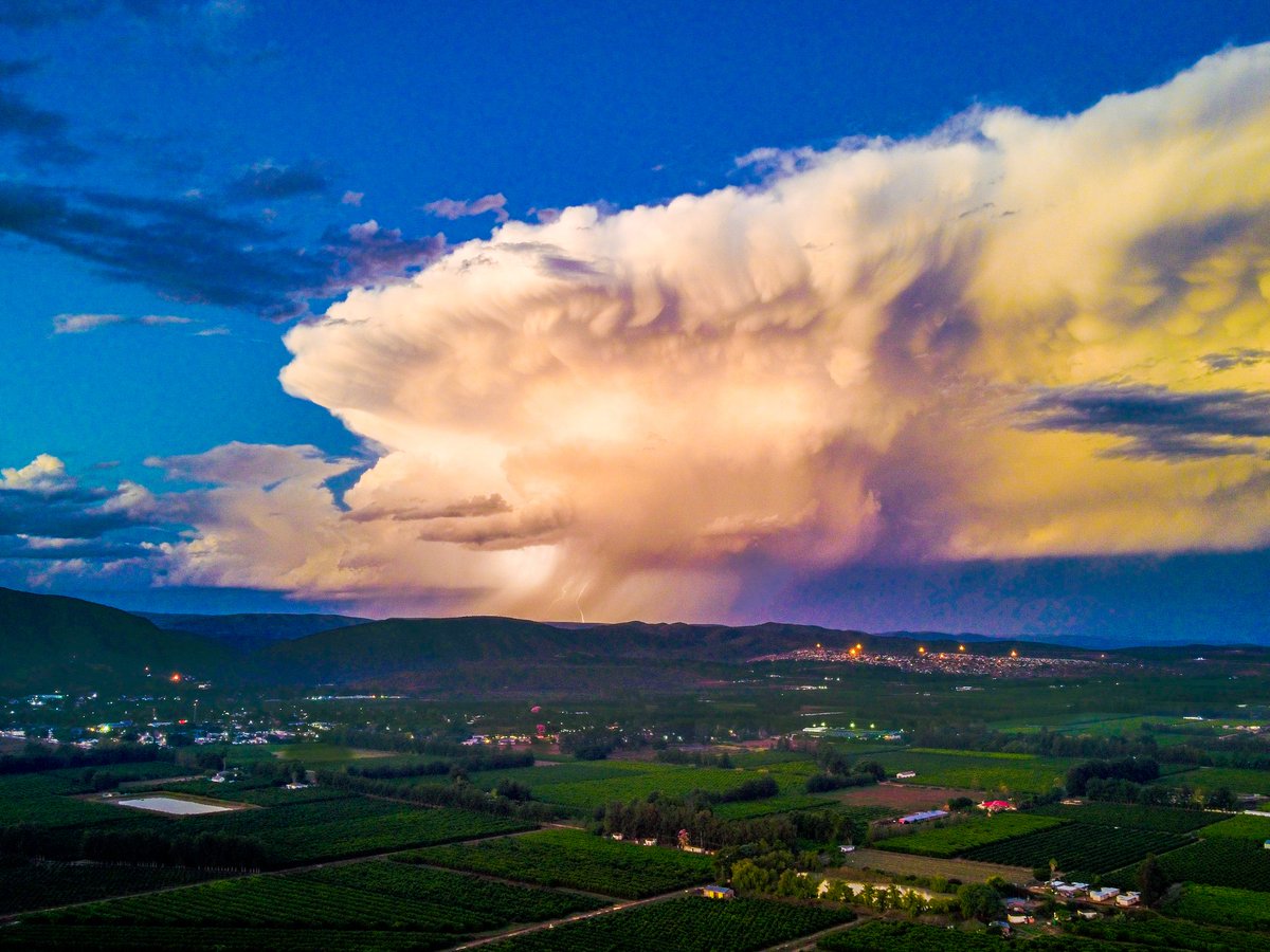 JohanSmit_Photo's tweet photo. @VisualsbySauter Did someone say "Stormy"? I got ya https://t.co/shlMDoeHRs