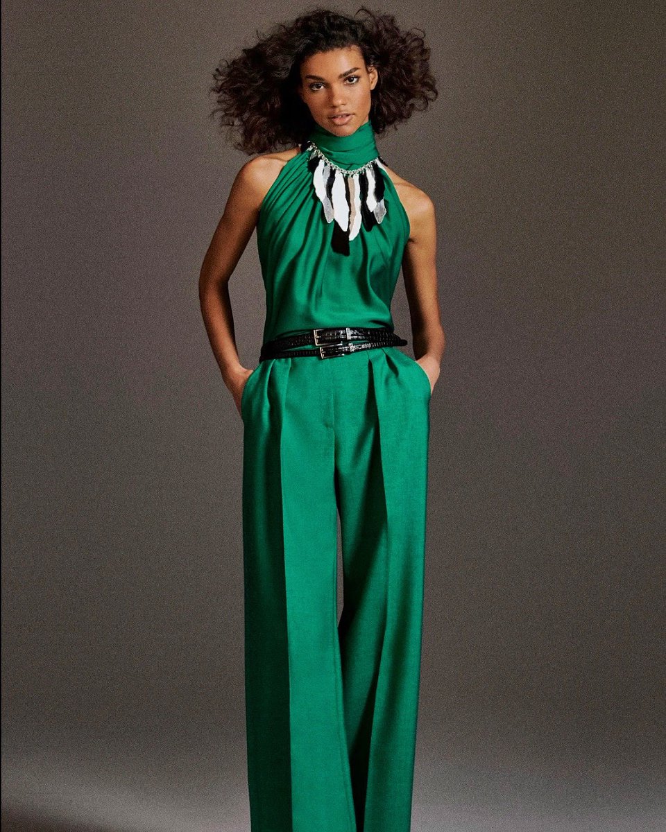 kuka_me's tweet photo. When the weather is like this we look into our archive of Max Mara Pre Fall 2020
Large Statement necklace https://t.co/B5PXPLktlQ
