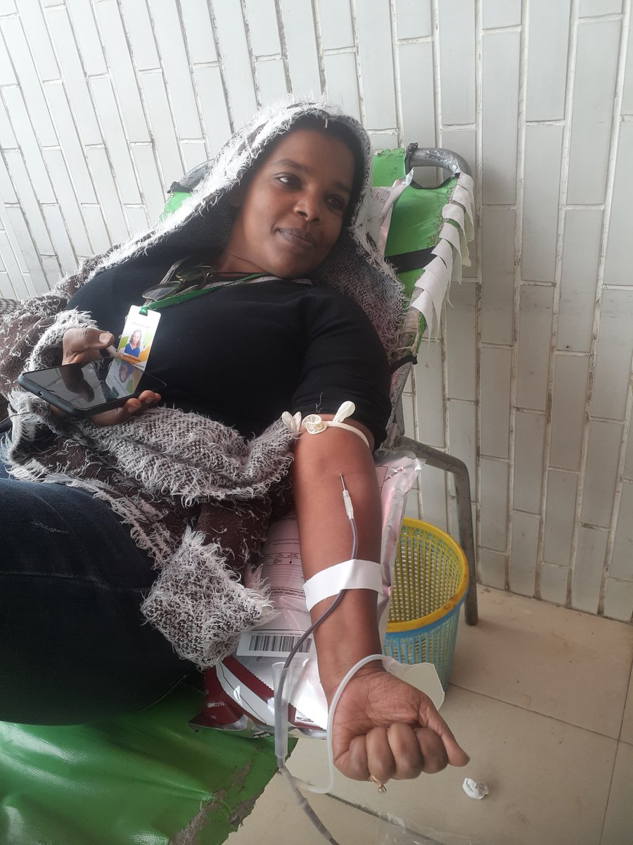 ecx_Official's tweet photo. የኢትዮጵያ ምርት ገበያ ባልደረቦችና ተገበያዮች የክረምት በጎ ፈቃድ አገልግሎትን አስመልክቶ ሐምሌ 27 ቀን 2015 ዓ.ም 20 ሲሲ ደም ለገሱ።ቀደም ሲል በችግኝ ተከላና በማህበራዊ አገልግሎት ተሳትፈዋል። https://t.co/ajwd8Ik4Es