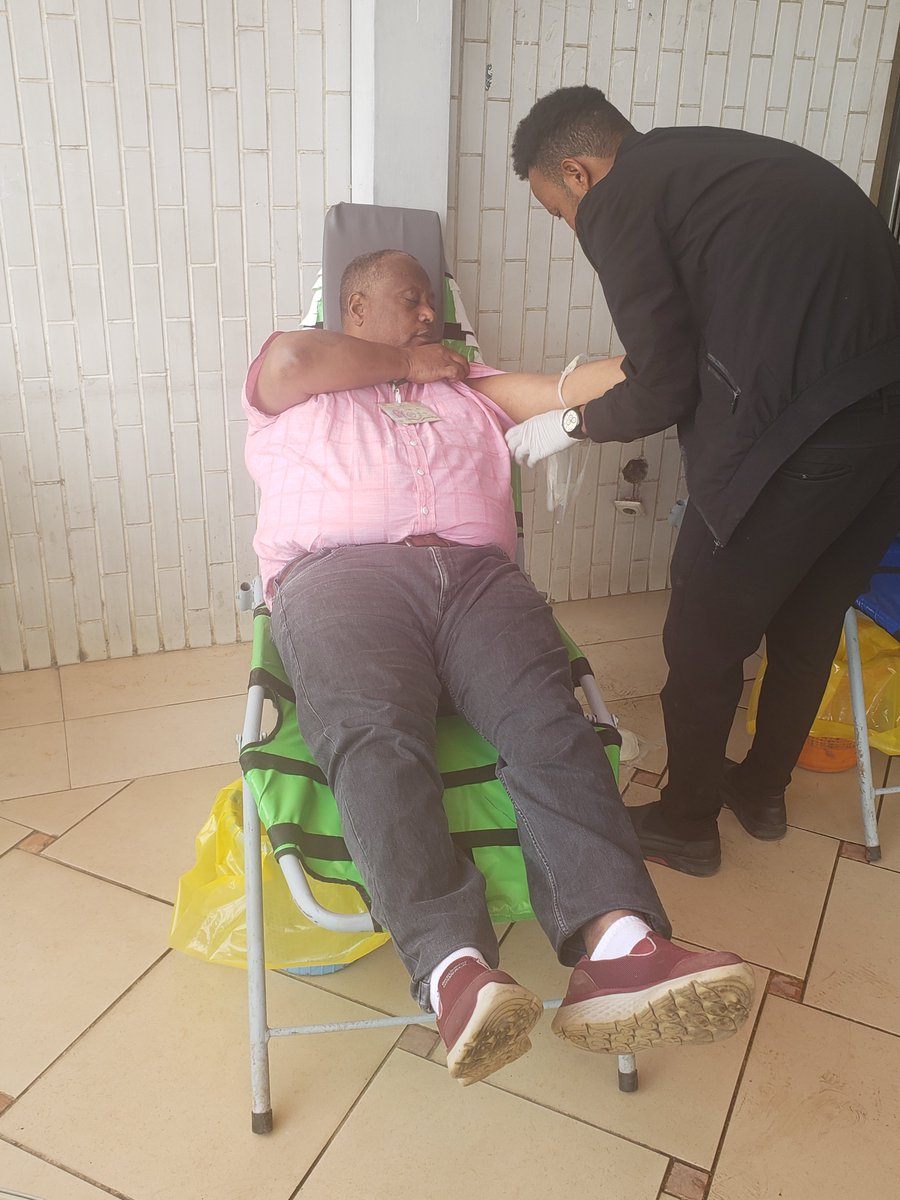 ecx_Official's tweet photo. የኢትዮጵያ ምርት ገበያ ባልደረቦችና ተገበያዮች የክረምት በጎ ፈቃድ አገልግሎትን አስመልክቶ ሐምሌ 27 ቀን 2015 ዓ.ም 20 ሲሲ ደም ለገሱ።ቀደም ሲል በችግኝ ተከላና በማህበራዊ አገልግሎት ተሳትፈዋል። https://t.co/ajwd8Ik4Es