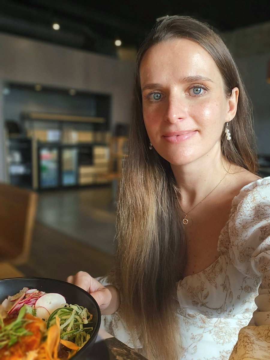 Mindful eating is about connecting with your food and respecting your body. It's a journey of kindness, especially important for those living with MS. 🥦🍇

There's chatter around Mediterranean diet, ketogenic diet &amp; intermittent fasting. All show promise, but the best diet is