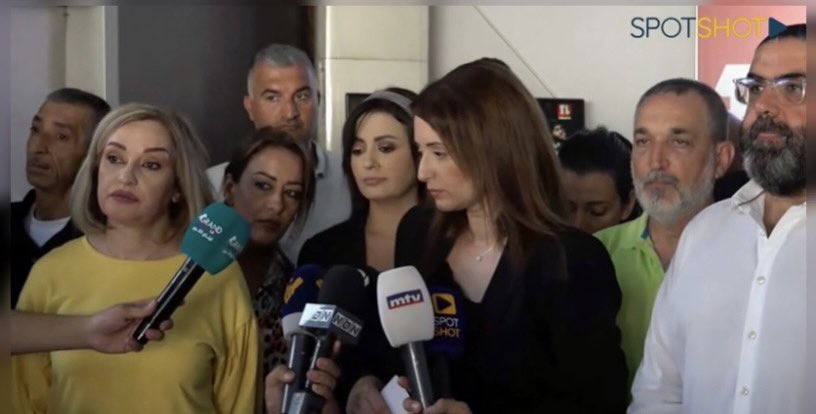 #تلفزيون_لبنان شكرا لوسائل الاعلام الزميلةلكل زميل اعلامي،مصور تقني،ولكل موقع اخباري لمشاركتنا الوقفة المحقة
نعود لنؤكد المؤكد لسنا بصدد معارك و زواريب ضيقة معركتنا مع الحق و كما اشار بيان النقابة هذا الاضراب صرخة ألم وليس حركة مشاغبةأو معاكسة متوجهة الى الرأي العام كي يكون الحكم