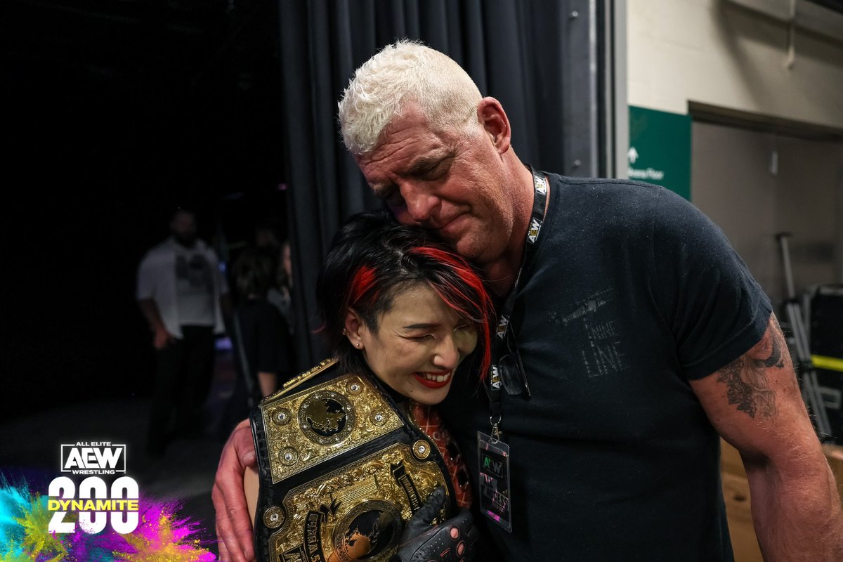 shidahikaru's tweet image. I felt it was all dream for a moment after woke up, but no it’s not.
I won the main event of 200 anniversary Dynamite and I AM the AEW Woman’s World Champion!
Now, here comes Wembley!!!🔥🇬🇧
#AEWDynamite #AEW #HikaruShida