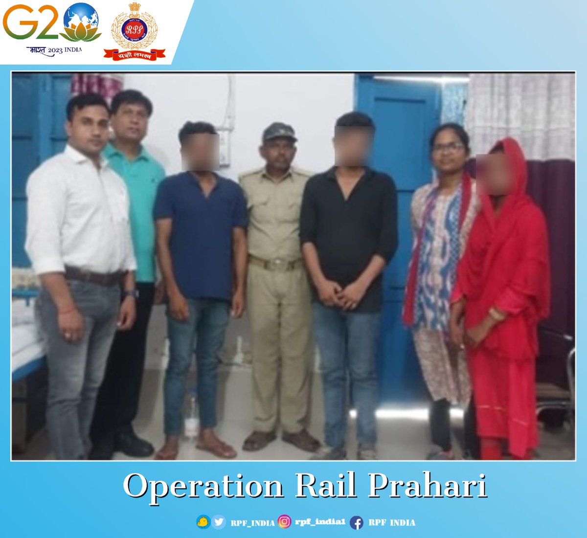 RPF_INDIA's tweet photo. Detective Wing of #RPF Tundla along with Madanpur Police (Bihar), arrested two accused for kidnapping a minor girl. She is now in safe hands

We coordinate with other law enforcement agencies to protect the vulnerable.
#OperationRailPrahari #WeServeAndProtect #Cooperation https://t.co/q7V64JovZQ