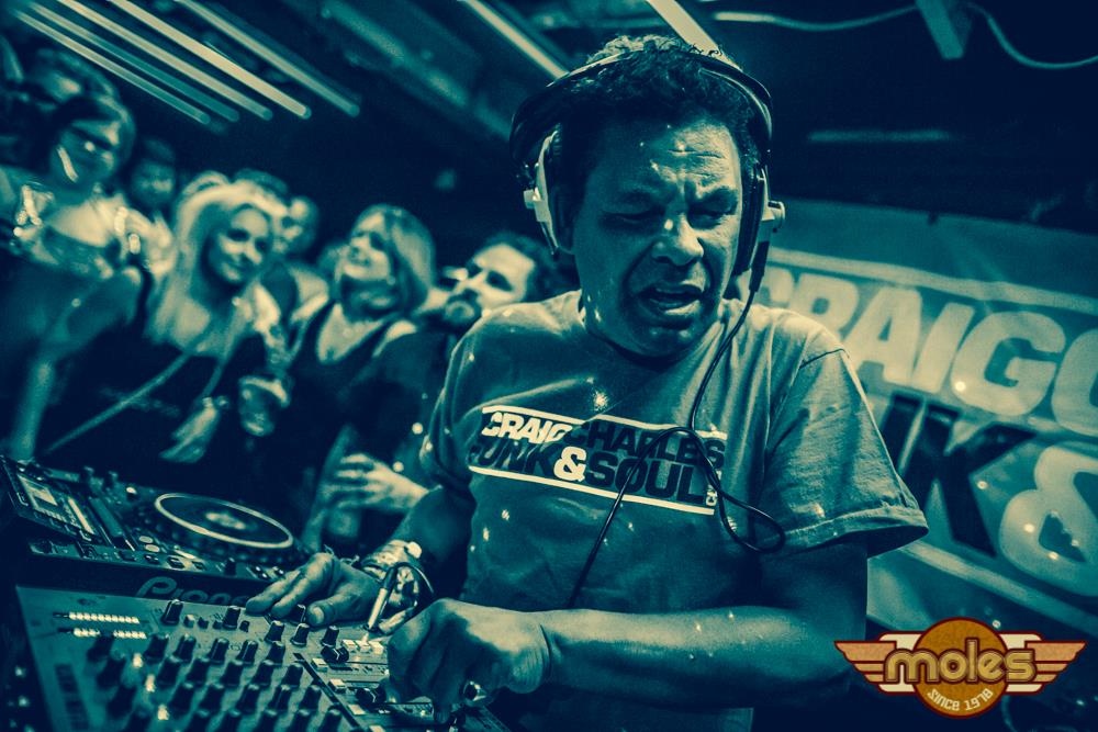 BBC Radio 6's funk and soul legend CRAIG CHARLES on the decks at Moles in 2013! This was a sweaty one!

#45yearsofmoles #throwbackthursday @CCfunkandsoul